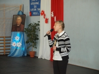 Ania Jelak  śpiewa 
